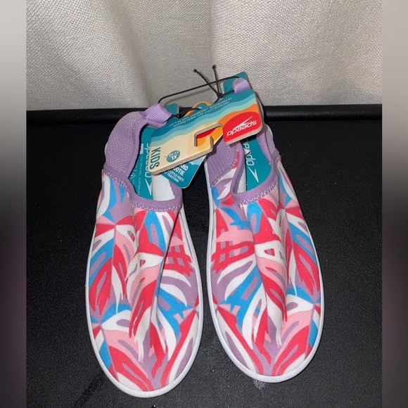 Speedo Other - speedo girls water shoes size XL kids